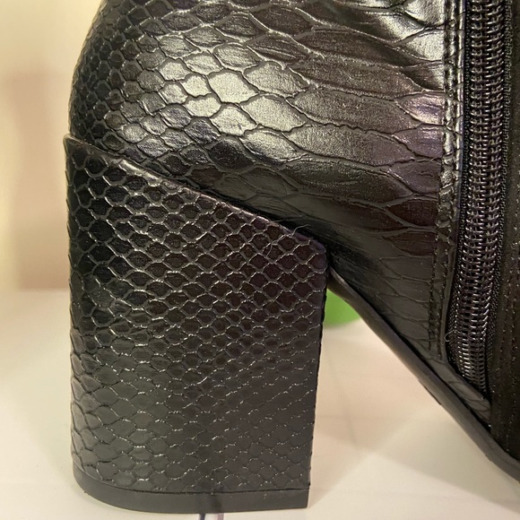 Perfect fall booties! - Picture 2 of 3